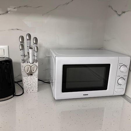 Bratti'S Apartment Near Tirana Center And Mother Teresa Airport Bagian luar foto