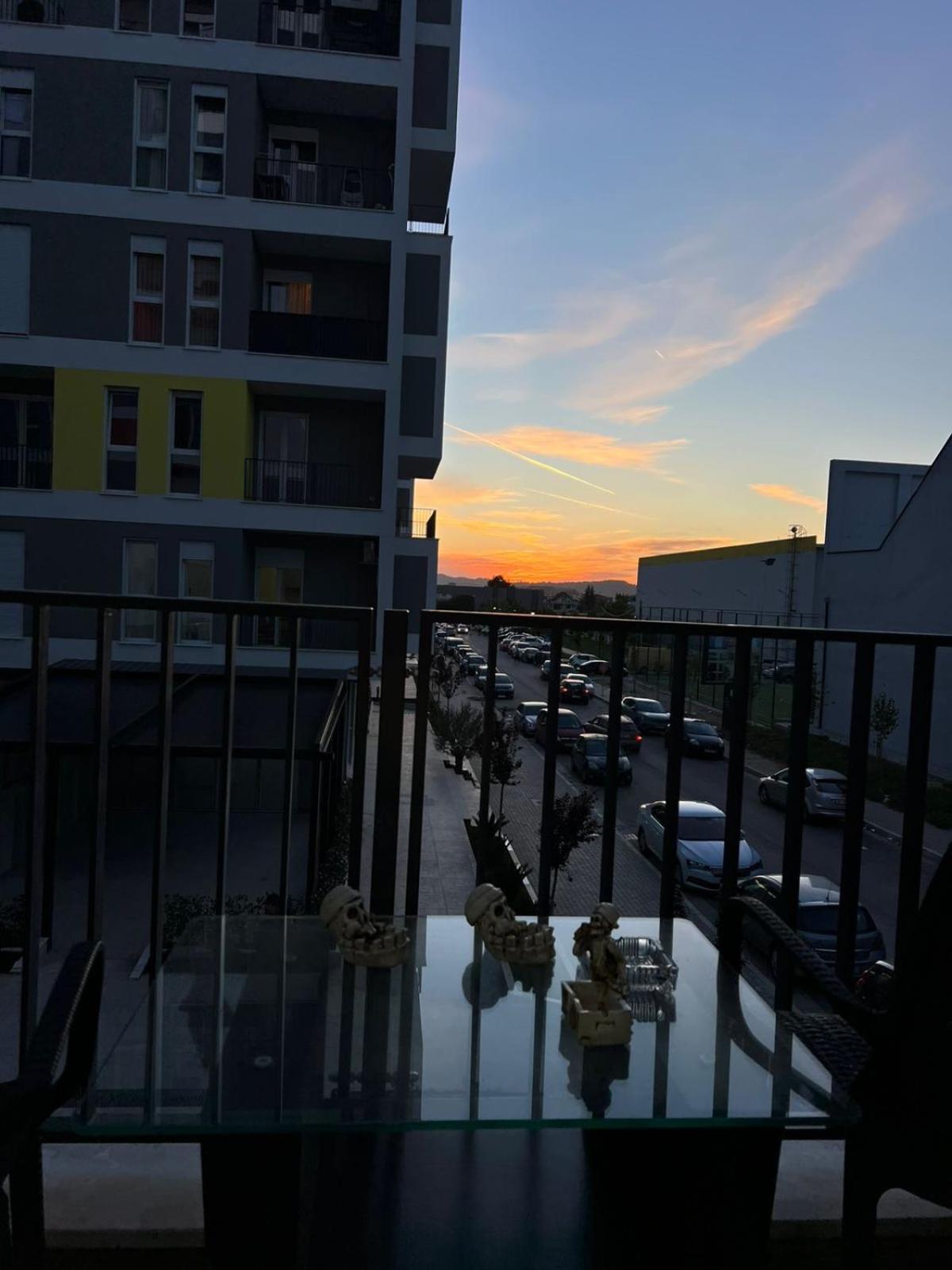 Bratti'S Apartment Near Tirana Center And Mother Teresa Airport Bagian luar foto