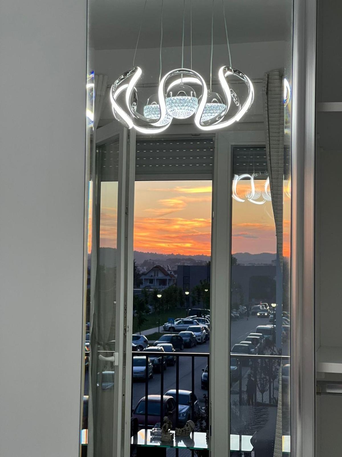 Bratti'S Apartment Near Tirana Center And Mother Teresa Airport Bagian luar foto